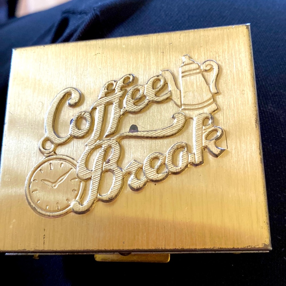 - Vintage 1950’s compact coin case coffee break pot and clock